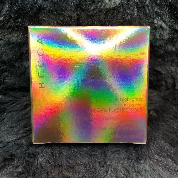 NIB- BECCA Light Chaser Highlighter for Face & Eye PEARL FLASHES GOLD - Picture 2 of 10